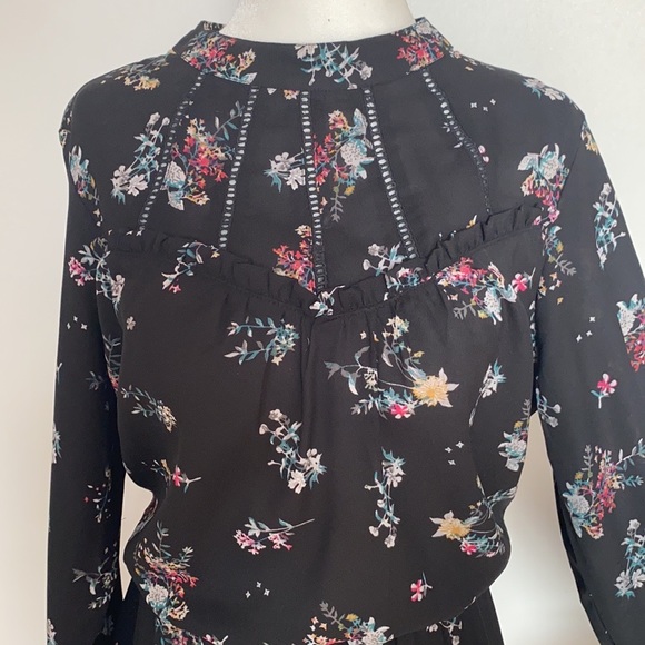 Floral long sleeve black short 👗dress - Picture 5 of 7